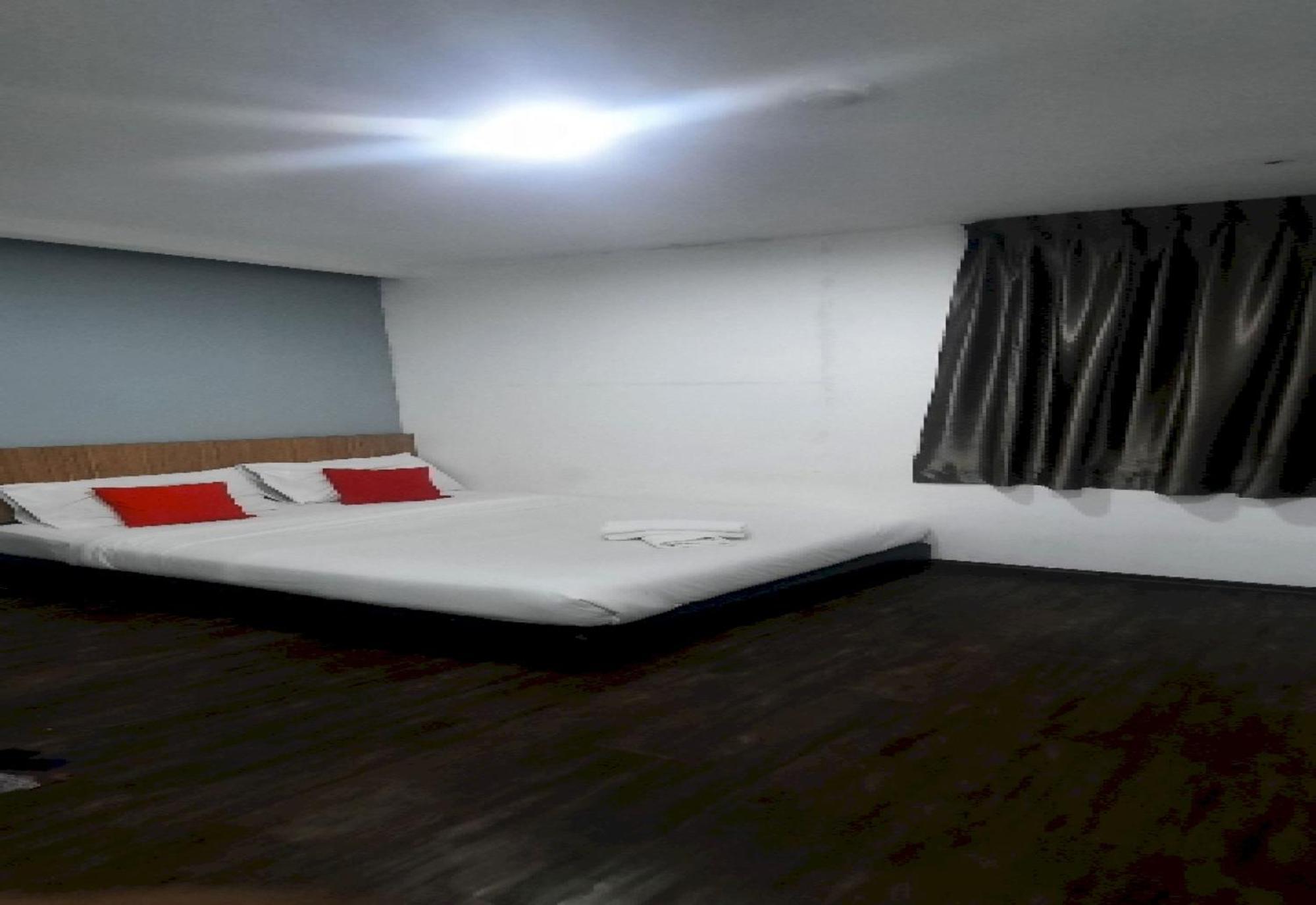 Super Oyo 90724 Rg Hotel Air Hitam Екстериор снимка