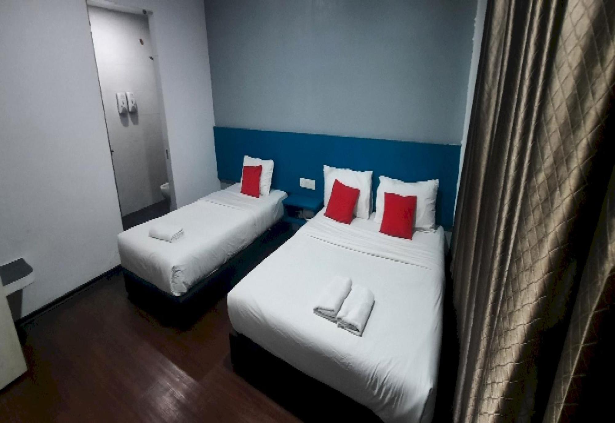 Super Oyo 90724 Rg Hotel Air Hitam Екстериор снимка