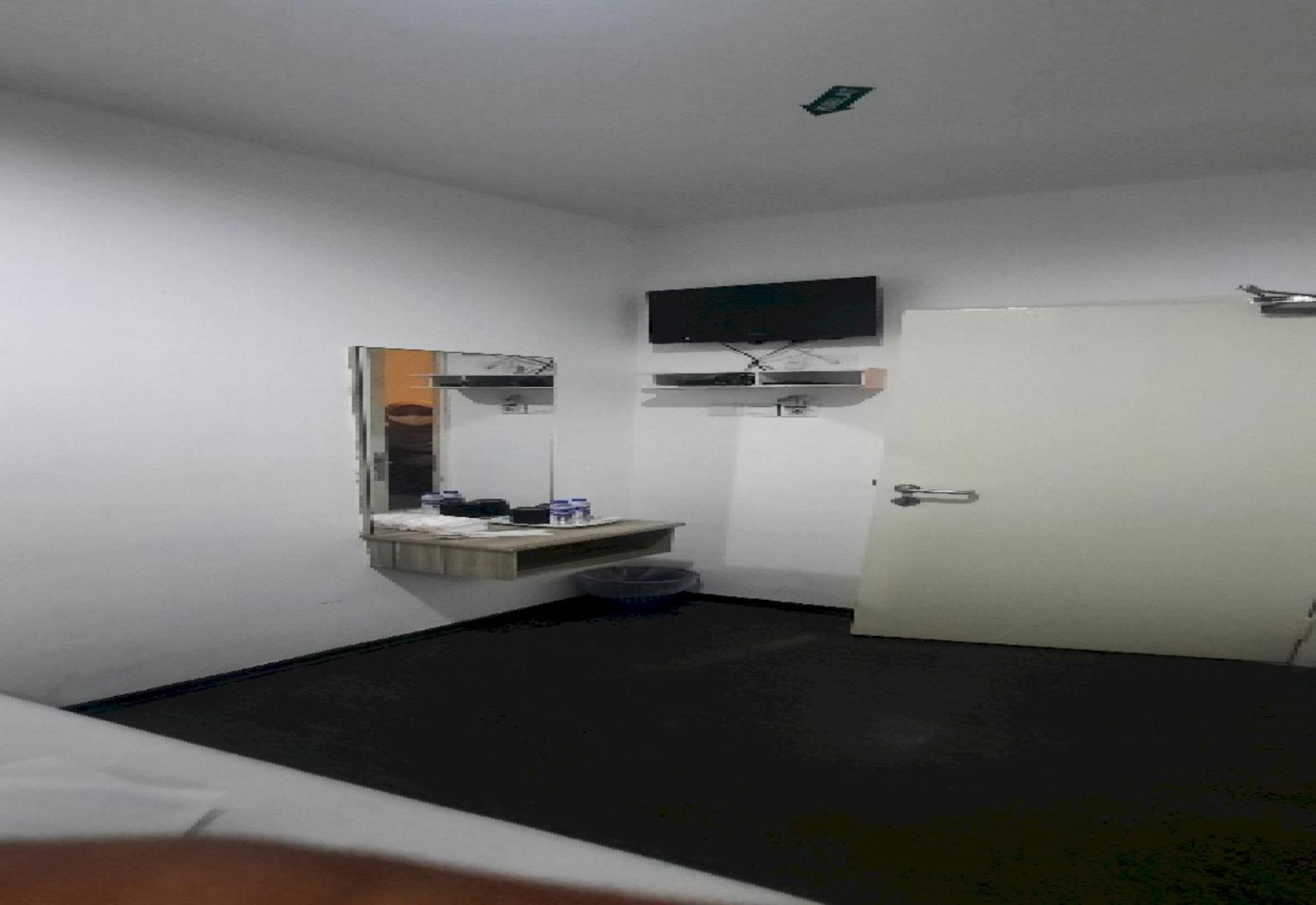 Super Oyo 90724 Rg Hotel Air Hitam Екстериор снимка