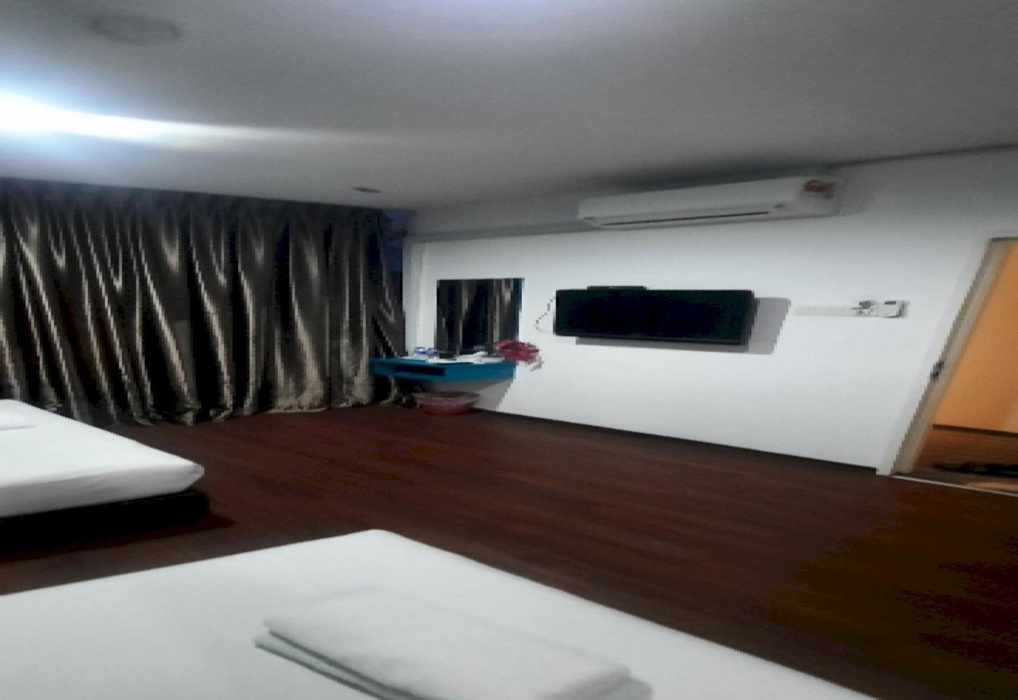 Super Oyo 90724 Rg Hotel Air Hitam Екстериор снимка